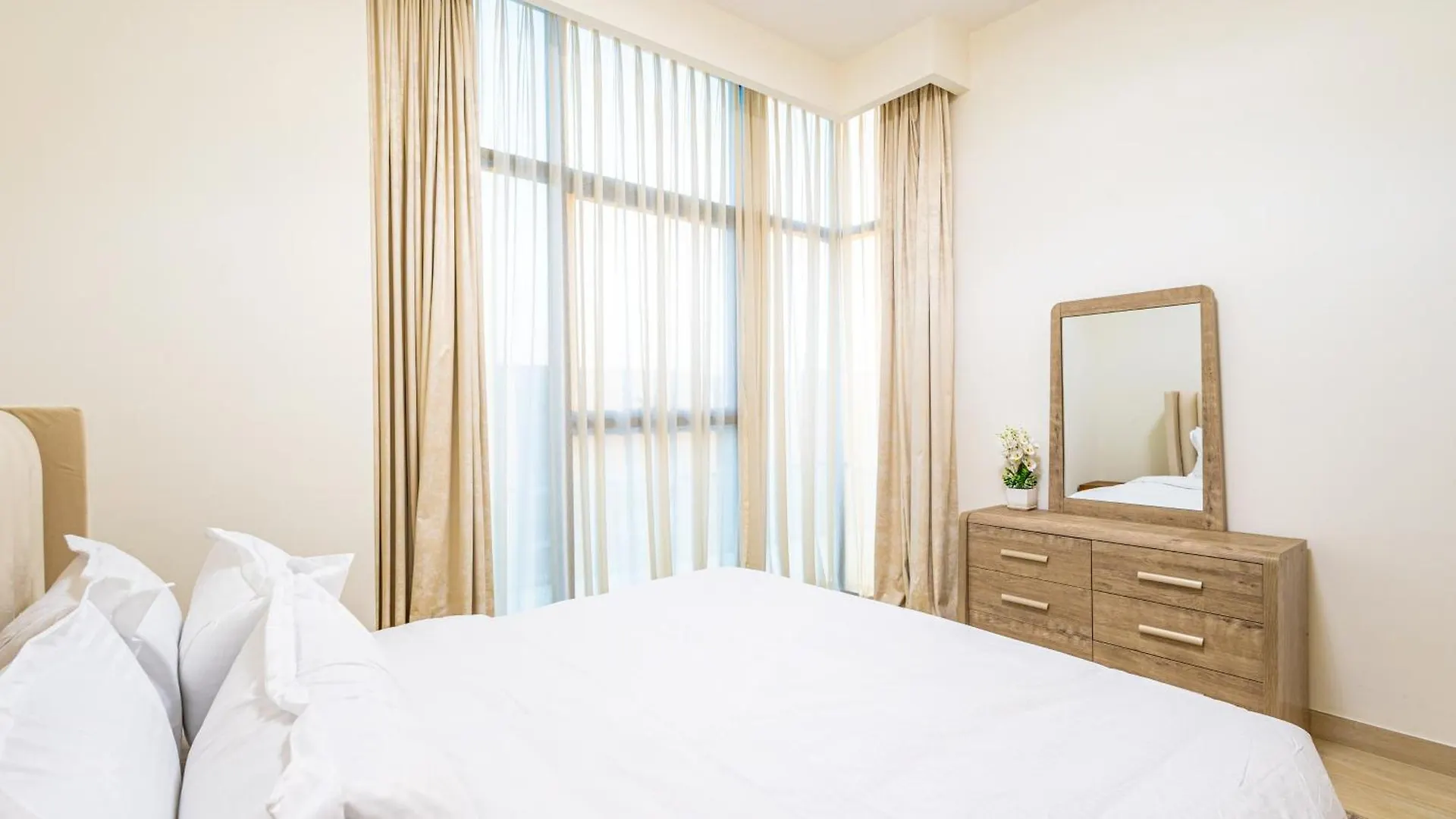 Azizi Riviera 6 Luxe Retreat Dubai Apartment